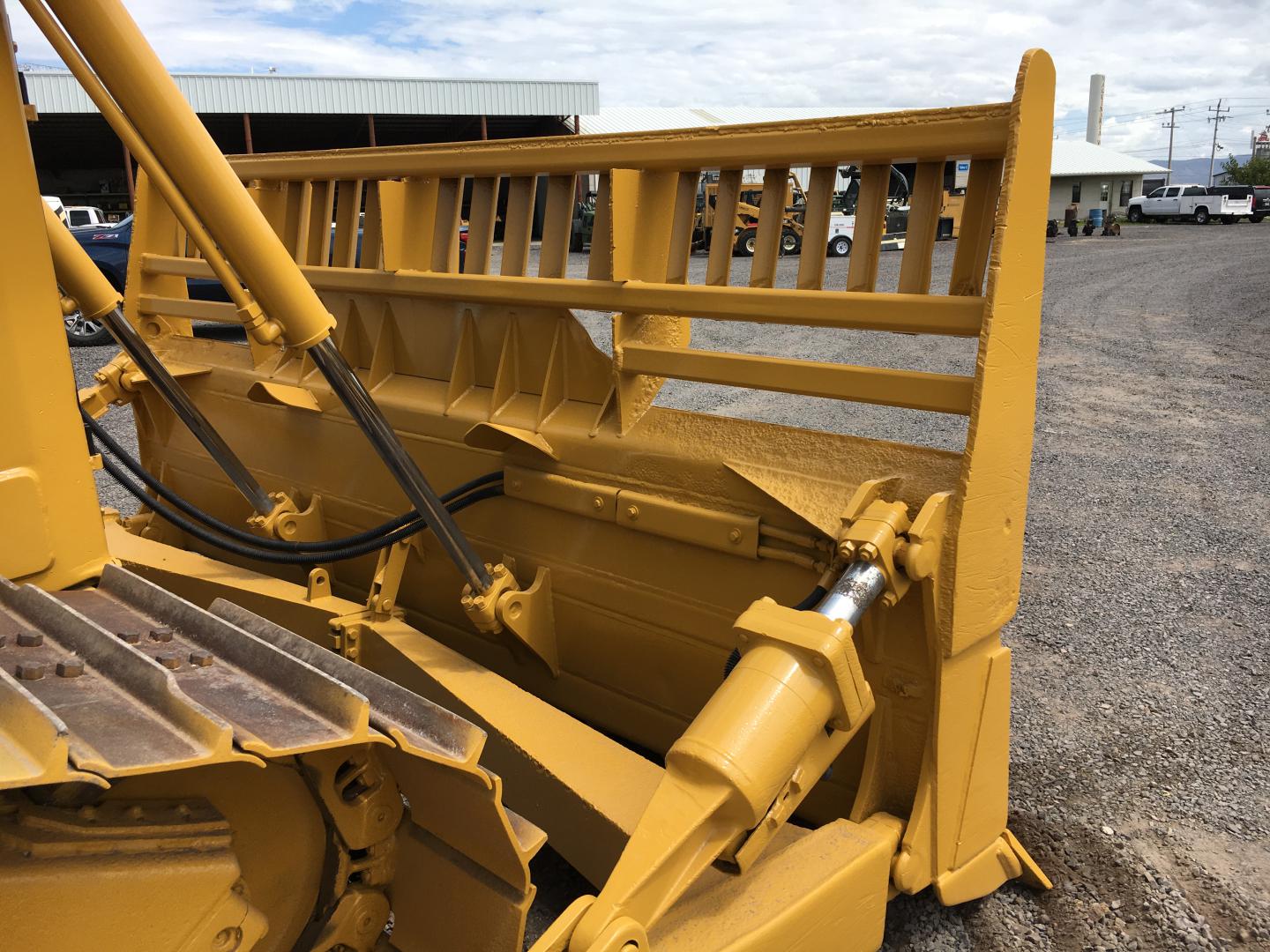 ./imagenes/INVOICE/2019/15865/TOPADOR FRONTAL CAT D6T LGP IMG_6165 (14).JPG